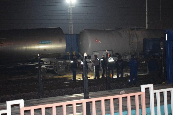 Malatya'da vagonların üstünden atlayan genç yüksek gerilim hattına kapılarak öldü G5