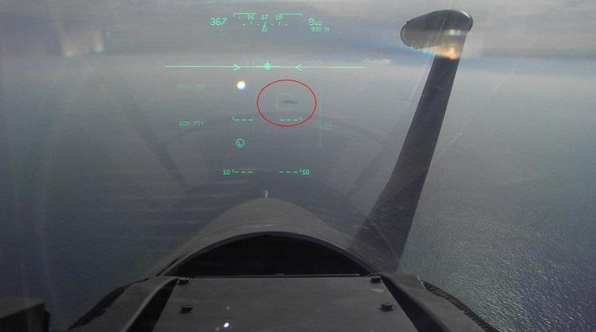 Yunan savaş uçağı, Türk savaş gemisine kilitlendi! Yunan pilotun görüntüleri sosyal medyada olay yarattı