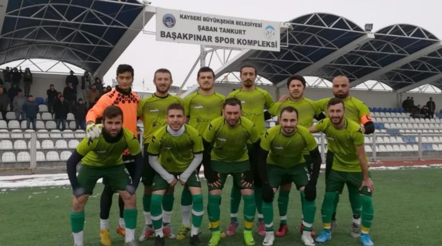 7 kırmızı kartın &ccedil;ıktığı ma&ccedil;ta kazanan Başakpınar Belediyespor oldu