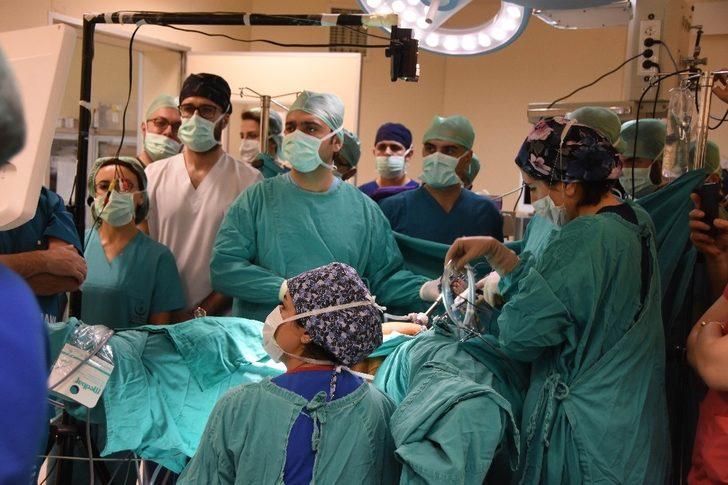 Onlarca doktor laparoskopi ve histereskopi canlı cerrahi operasyonuna katıldı G4