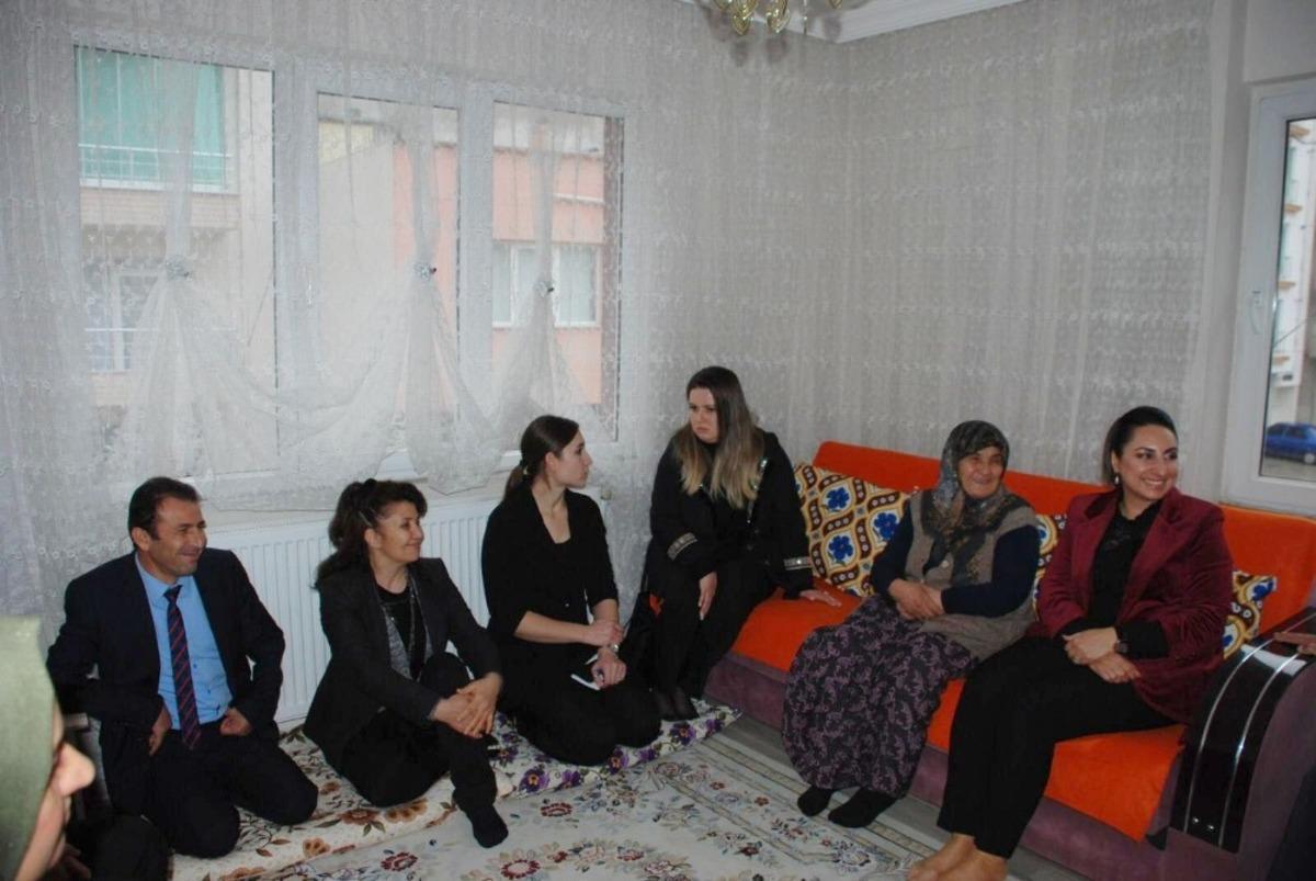 Pekmez&rsquo;den şehit ailelerine ziyaret