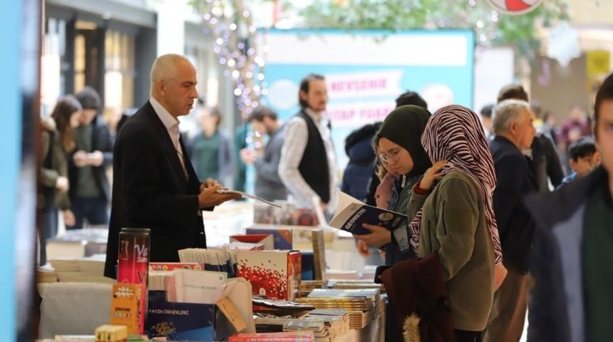Nevşehir Belediyesi kitap fuarı bir hafta uzatıldı
