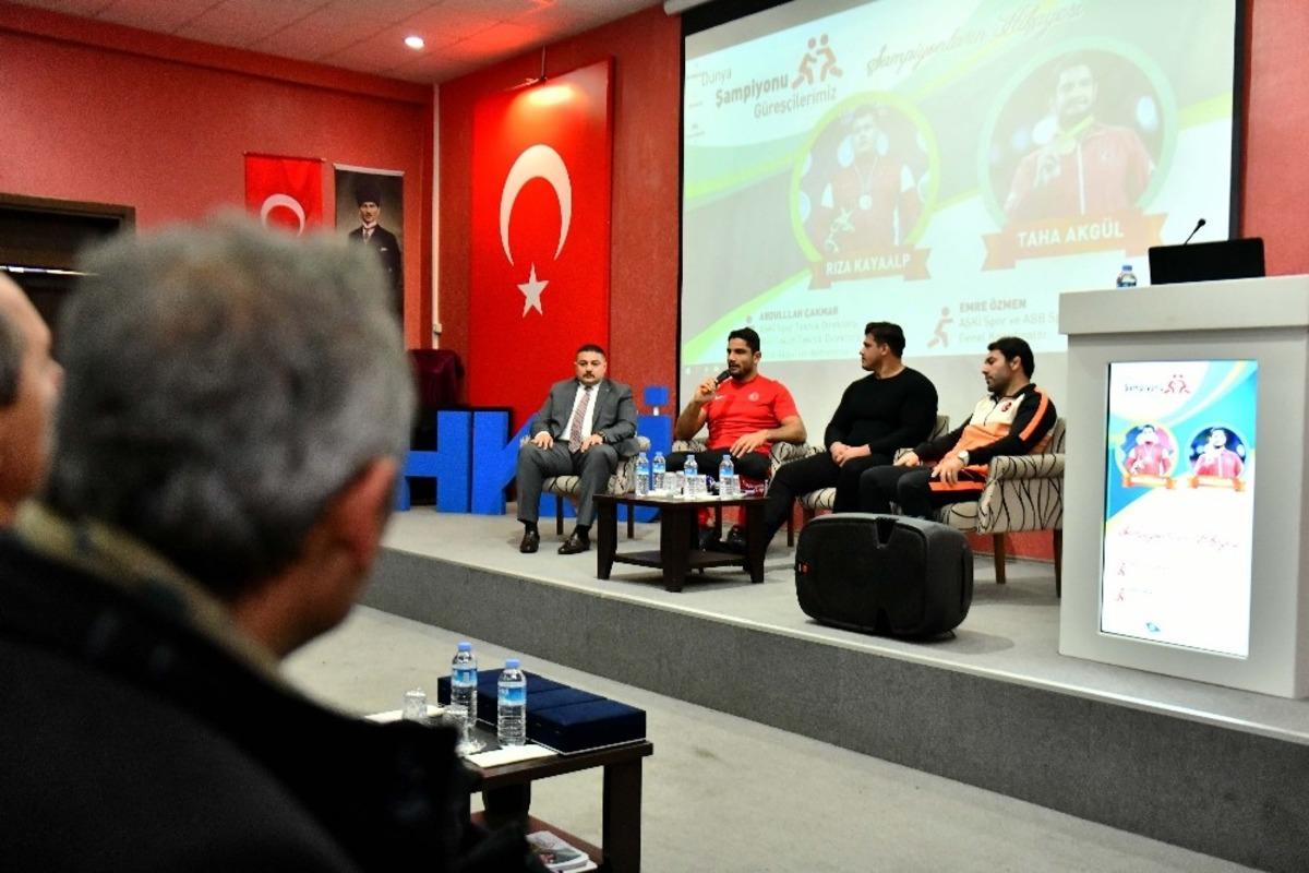 ASKİ Sporlu şampiyon g&uuml;reş&ccedil;iler &ouml;rnek oluyor