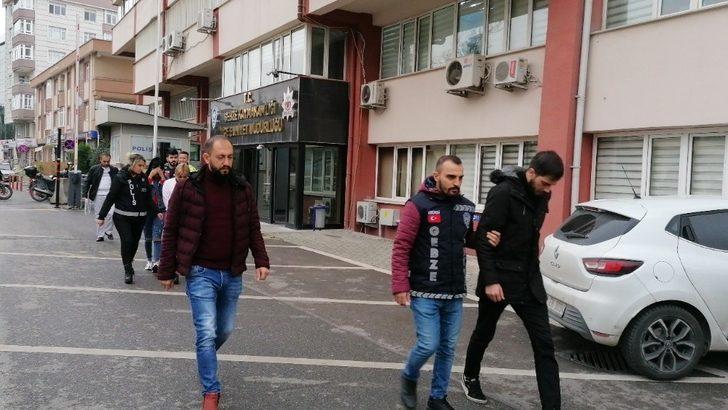 Gebze'de fuhuş operasyonu! Günübirlik kiralanan evde basıldılar G3