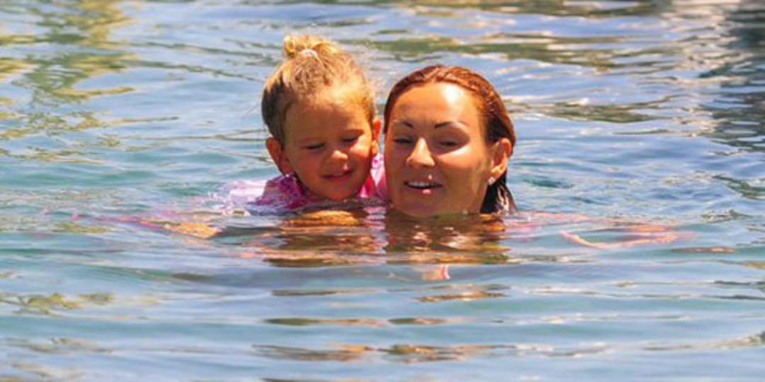 Su y&uuml;zmeyi &ouml;ğreniyor