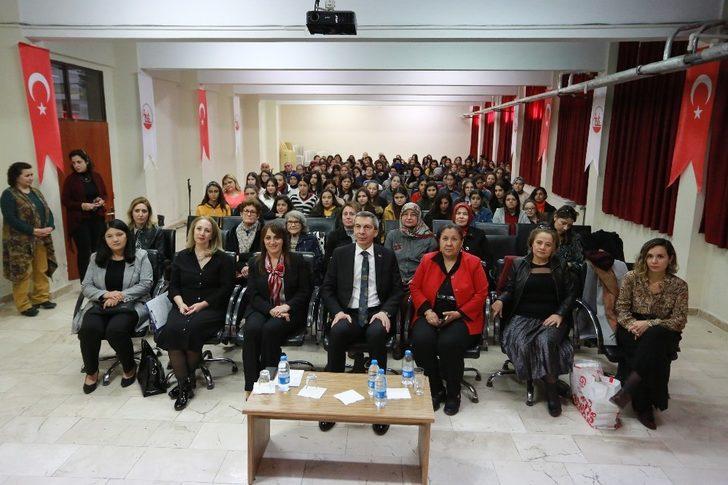 Denizli Kadın Meclisi gençlere başarının sırrını anlattı G3