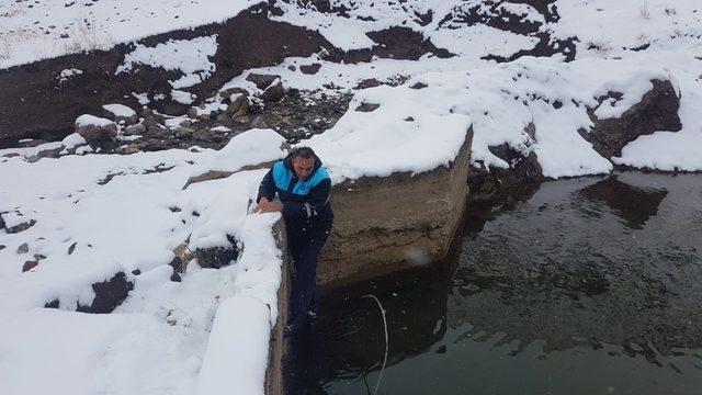 Hakkari Belediyesi kar kış demeden çalışıyor