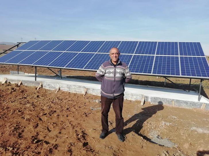Tarlasına güneş enerjisi sistemi kurdu, sıfır maliyetle çiftçilik yapacak G3
