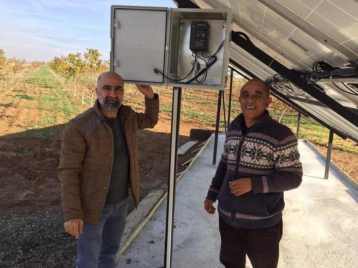 Tarlasına güneş enerjisi sistemi kurdu, sıfır maliyetle çiftçilik yapacak G4