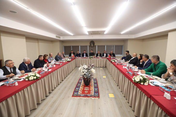 Başkan Gökhan Yüksel Kartal’ın muhtarları ile bir araya geldi G2