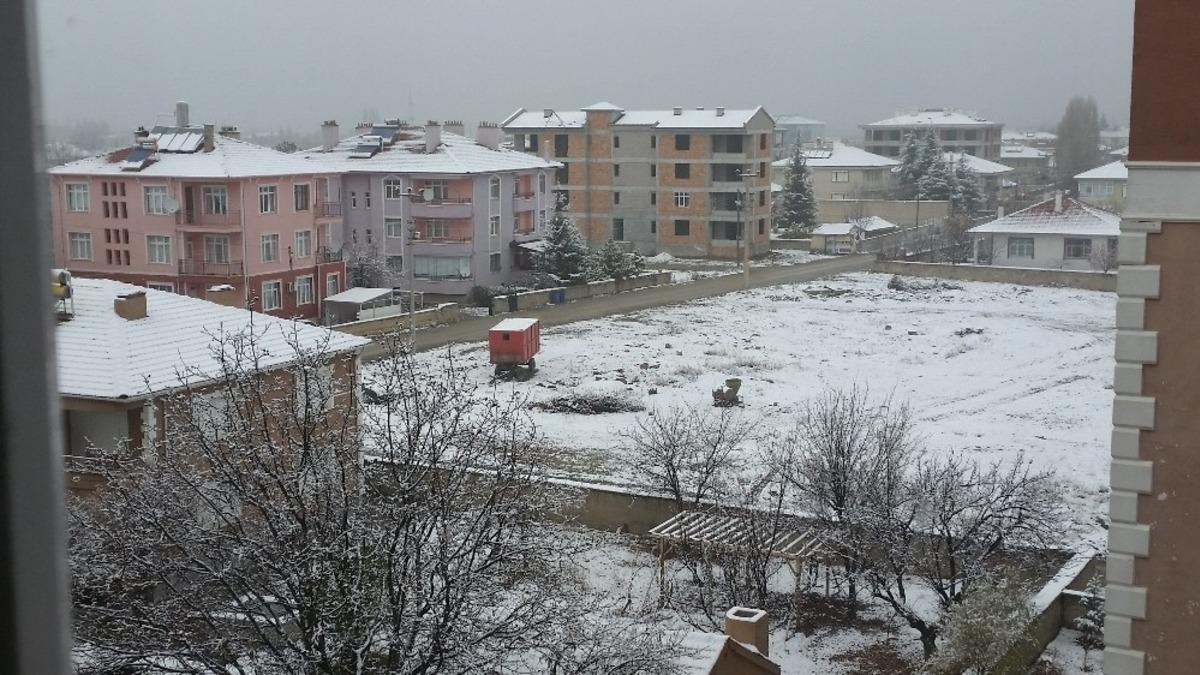 Kulu&rsquo;ya mevsimin ilk karı yağdı