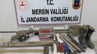 Mersin'de kaçak kazı yapan 4 şüpheli yakalandı