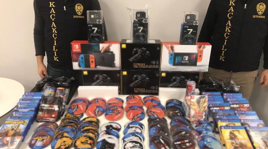 Dubai'den gelen ka&ccedil;ak&ccedil;ılara operasyon; 4 g&ouml;zaltı