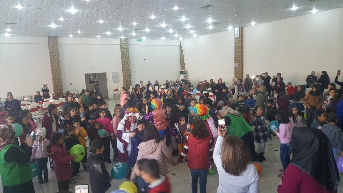 Madenli &ccedil;ocuklar g&ouml;n&uuml;llerince eğlendi