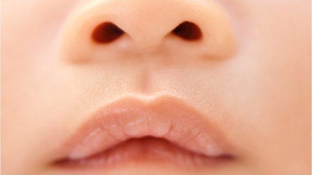 Basit bir sorun gibi görmeyin! Bebeklerde burun tıkanıklığı, gaz sancılarına yol açabilir 