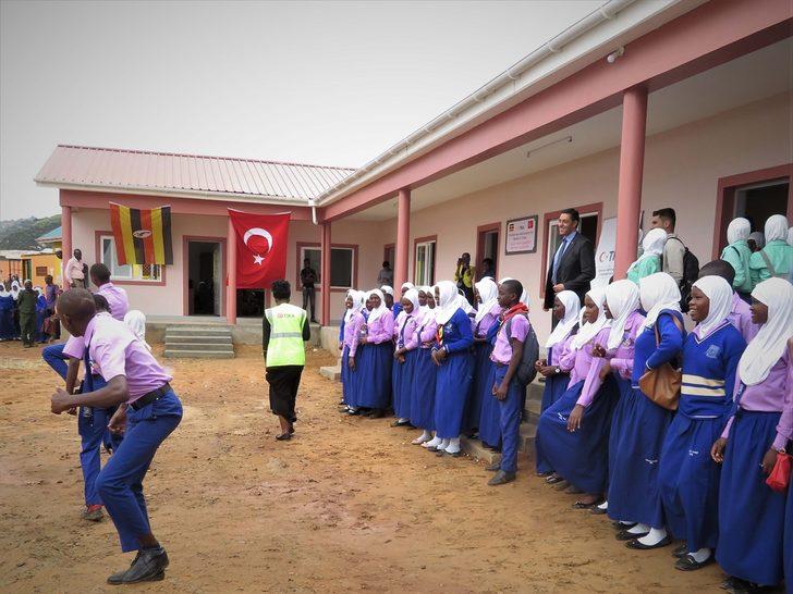 TİKA'nın desteğiyle Ugandalı öğrenciler yeni dersliklere kavuştu G4