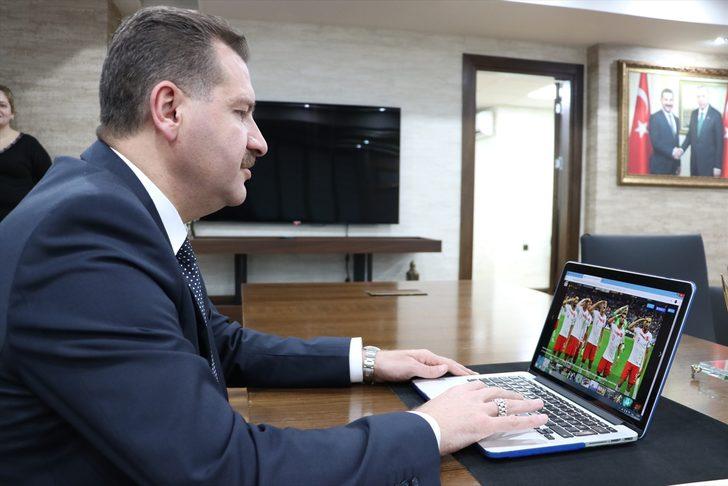 Balıkesir Büyükşehir Belediye Başkanı Yılmaz, AA'nın "Yılın Fotoğrafları" oylamasına katıldı G4