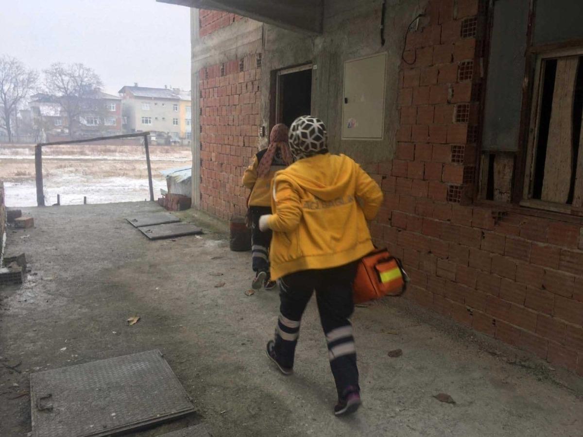 Boyabat&rsquo;ta soba zehirlenmesi: 4 kişi hastaneye kaldırıldı