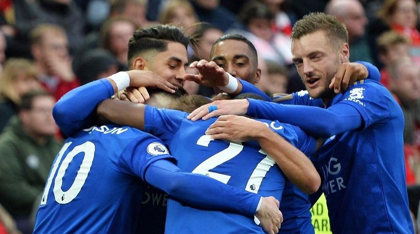 Leicester City şampiyon olduğu sezonu geride bıraktı