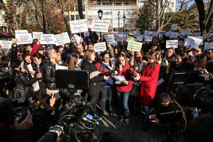 Doğa Koleji öğretmenlerinin eylemine velilerden destek (Doğa koleji satılıyor mu?) G2