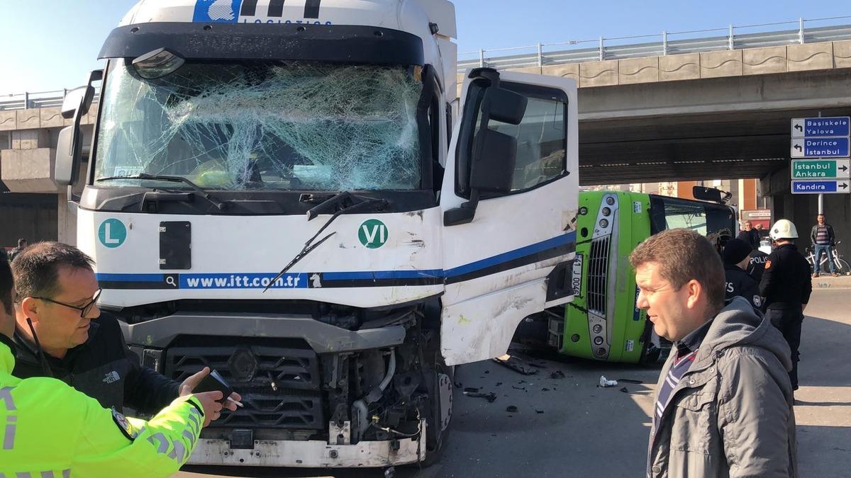 İzmit'te halk otob&uuml;s&uuml; ile tanker &ccedil;arpıştı! &Ccedil;ok sayıda yaralı var