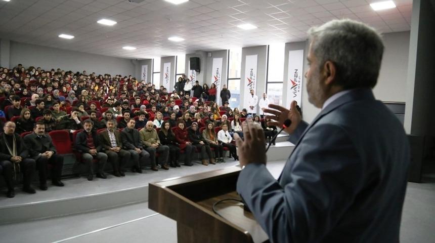 AS&Uuml; Rekt&ouml;r&uuml; Şahin &ouml;ğrencilerle buluştu