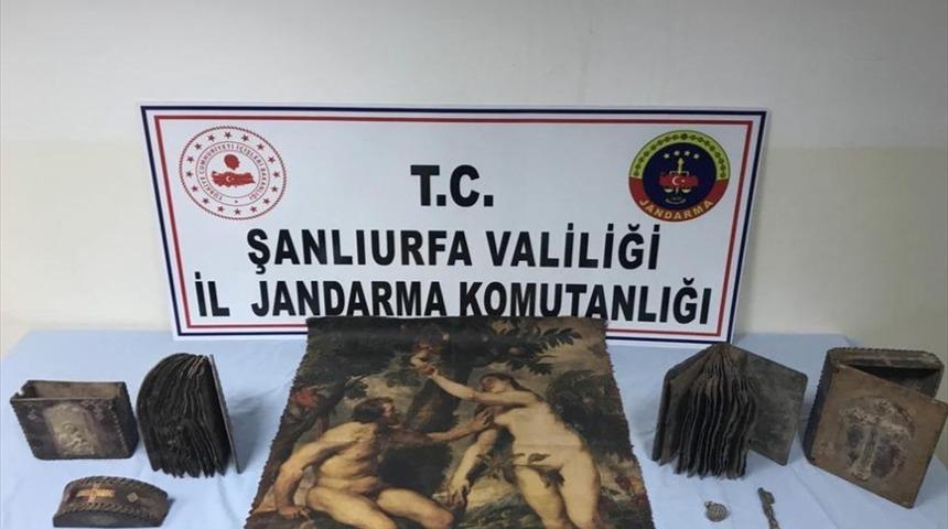 Şanlıurfa'da tarihi eser ka&ccedil;ak&ccedil;ılığı yaptıkları iddiasıyla 2 ş&uuml;pheli g&ouml;zaltına alındı