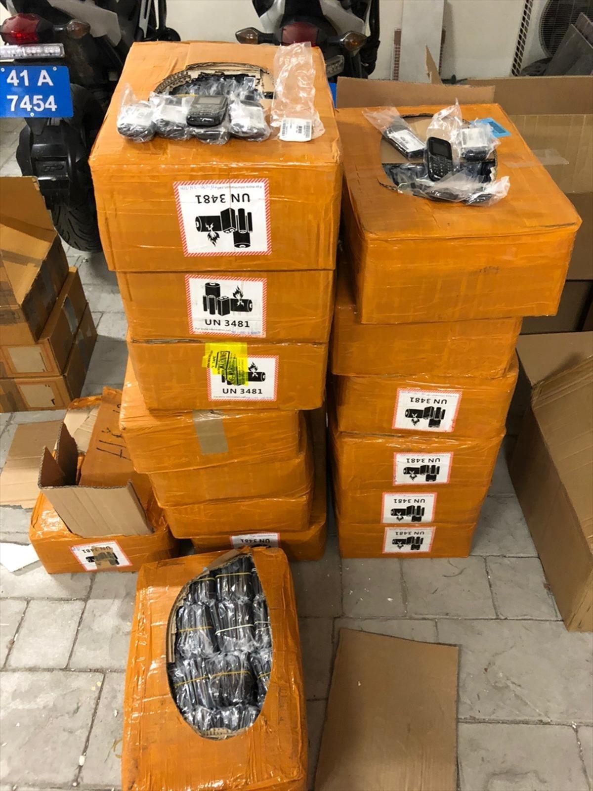 Kocaeli'de 11 bin ka&ccedil;ak cep telefonu ele ge&ccedil;irildi