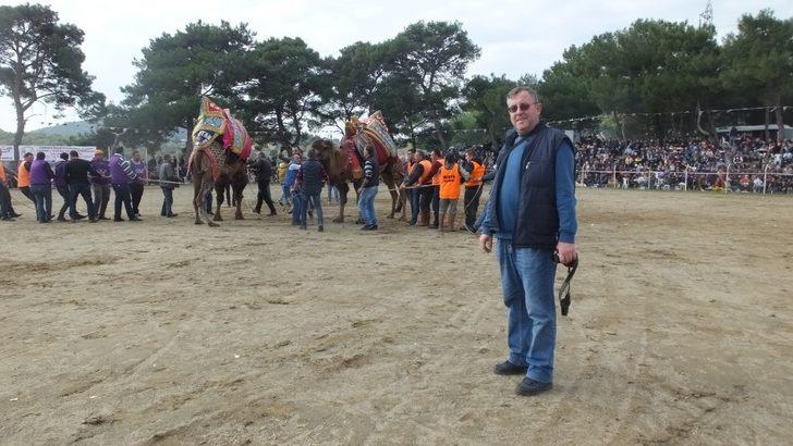 Burhaniye’de güreş tutkunu amatör fotoğrafçı ilgi odağı oldu G3