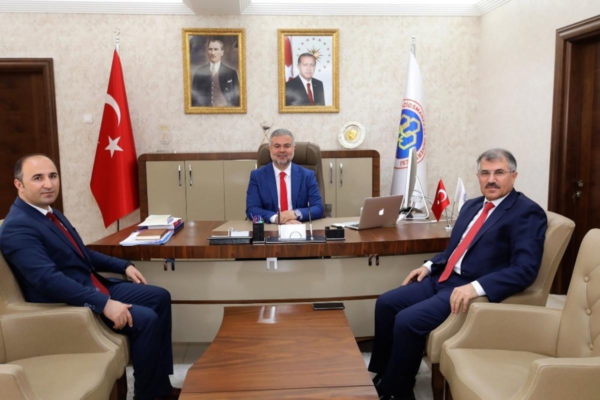 &Uuml;niversite hocaları ilk&ouml;ğretimlere a&ccedil;ılıyor