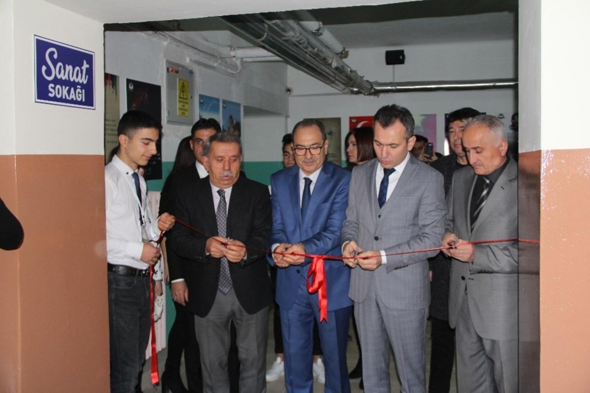 Şehit Ayb&uuml;ke &ouml;ğretmenin ismi m&uuml;zik at&ouml;lyesine  verildi