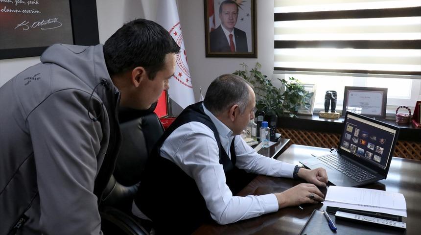 Kırklareli Gen&ccedil;lik ve Spor M&uuml;d&uuml;r&uuml; Babuş&ccedil;u AA'nın "Yılın Fotoğrafları" oylamasına katıldı