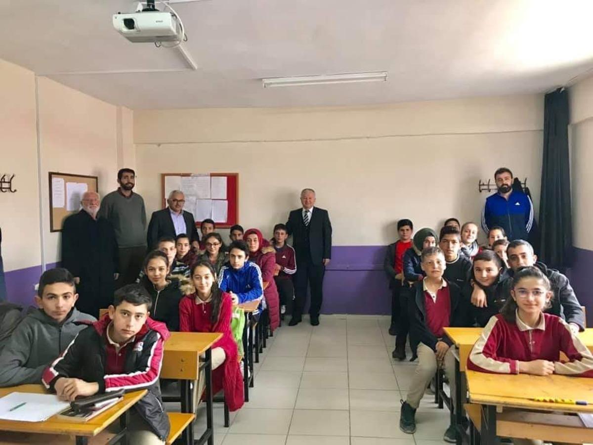 Kaymakam Duru Soysallı&rsquo;lı &Ouml;ğrencilerle S&ouml;yleşi Yaptı