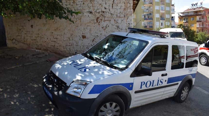 Malatya&rsquo;da bı&ccedil;aklı kavga: 2 yaralı