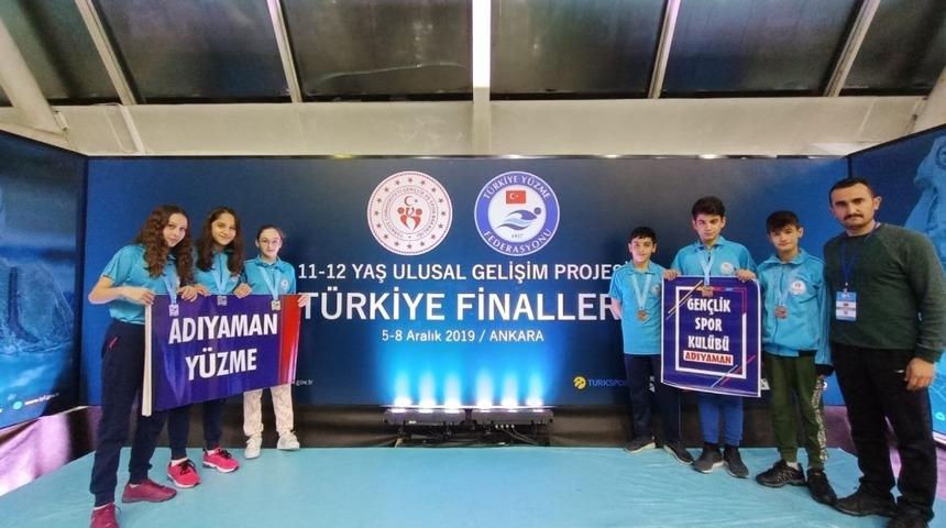 Adıyamanlı sporcular madalyalarla d&ouml;nd&uuml;