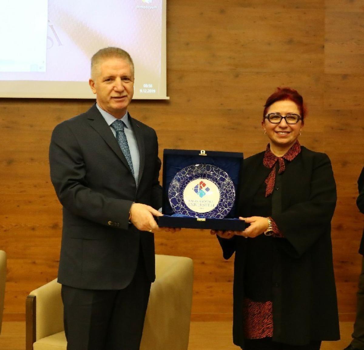 D&uuml;nyanın d&ouml;rt bir yanında liderlik yapan kadınlar HK&Uuml;&rsquo;de