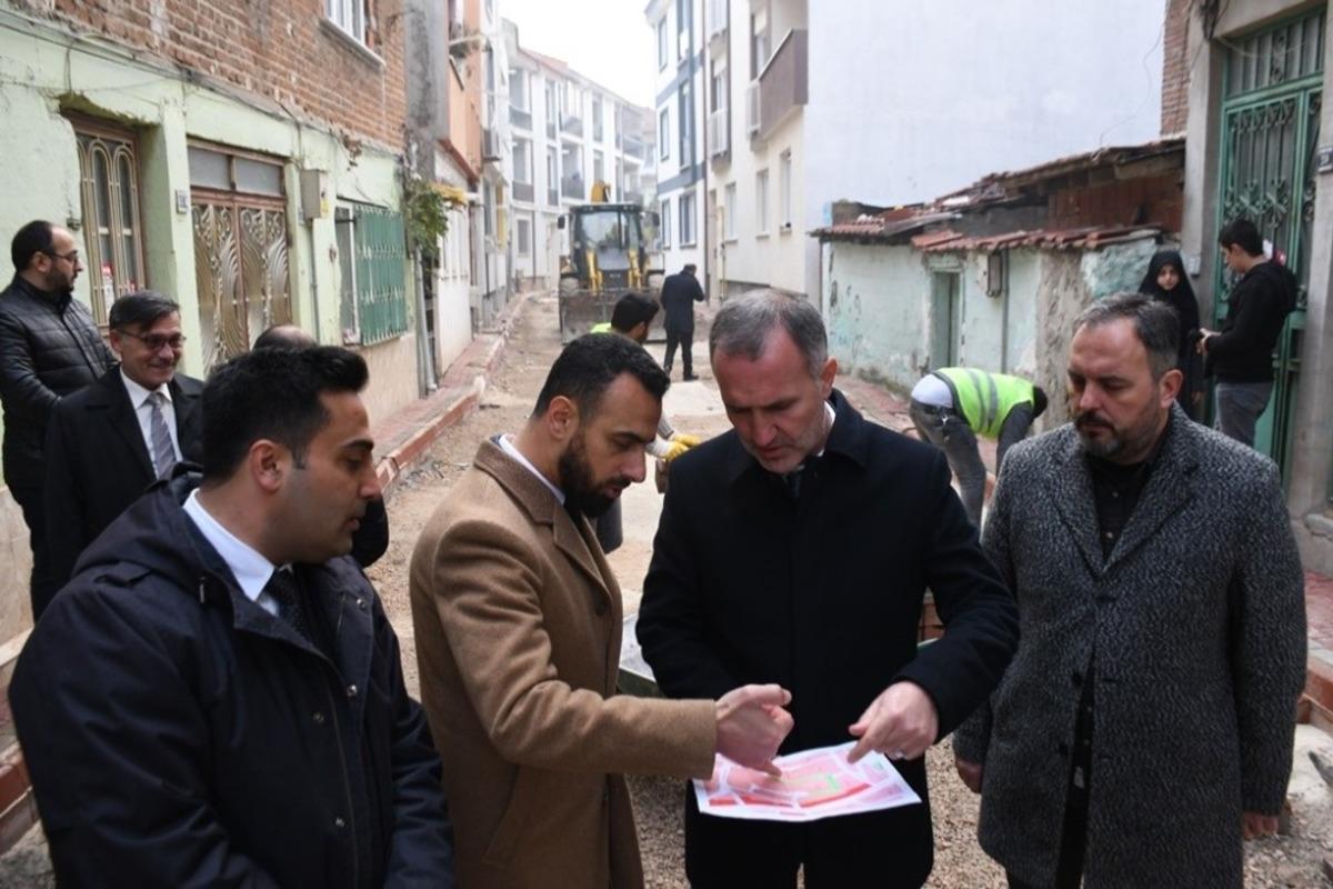 İneg&ouml;l&rsquo;de hizmet seferberliği yaz kış demeden s&uuml;r&uuml;yor