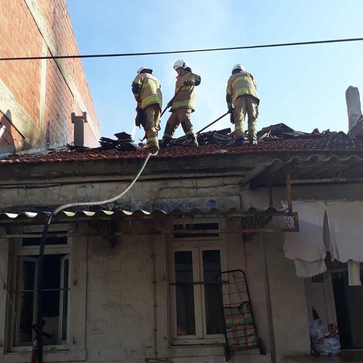 Yangında içeride mahsur kalan ev sahibini itfaiye kurtardı G2