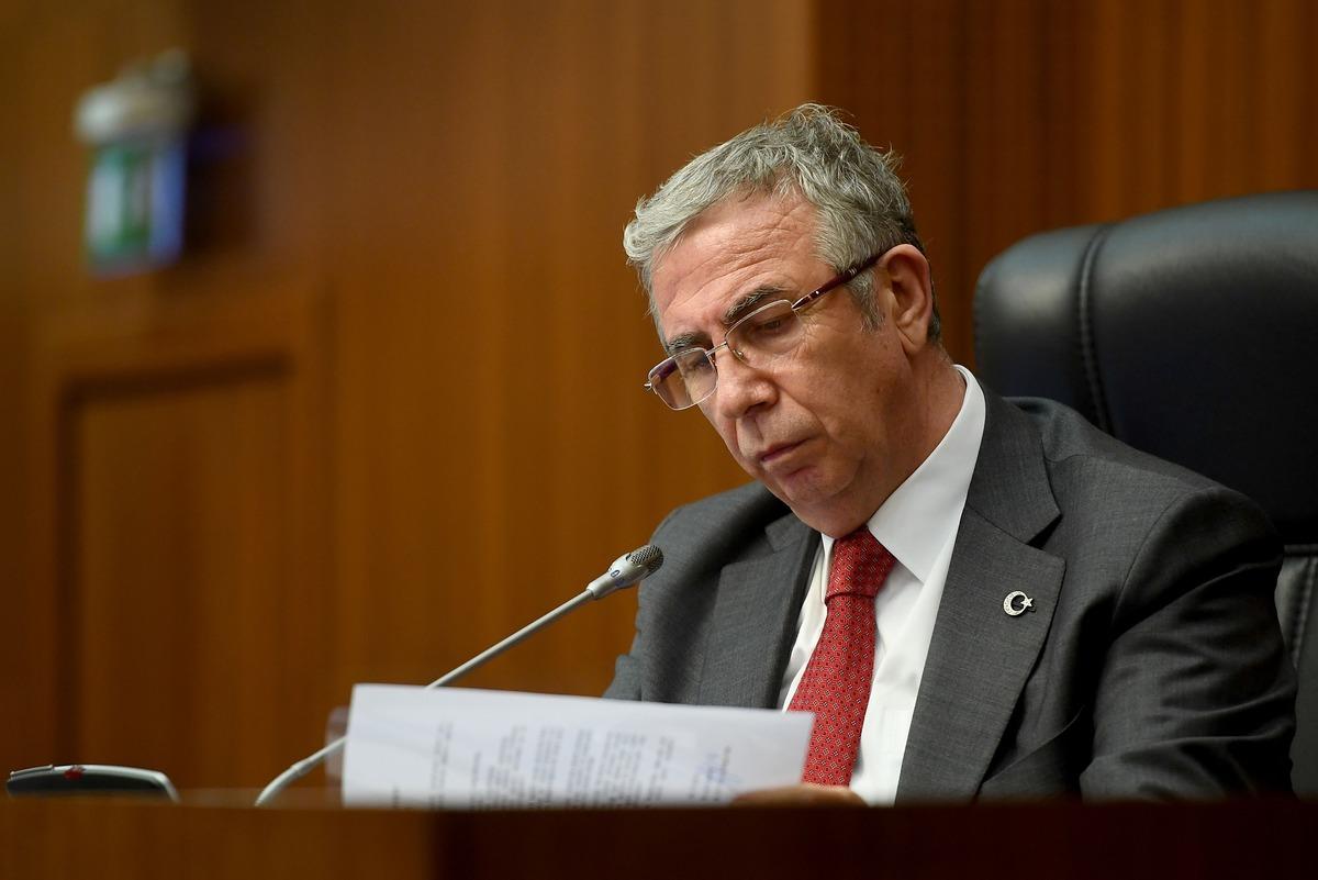 Ankara B&uuml;y&uuml;kşehir Belediyesi Meclisi&rsquo;nde 'artistlik' gerginliği