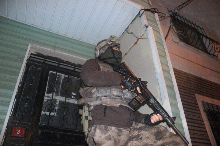 İstanbul’da silahlı suç örgütüne darbe! Gözaltılar var G1