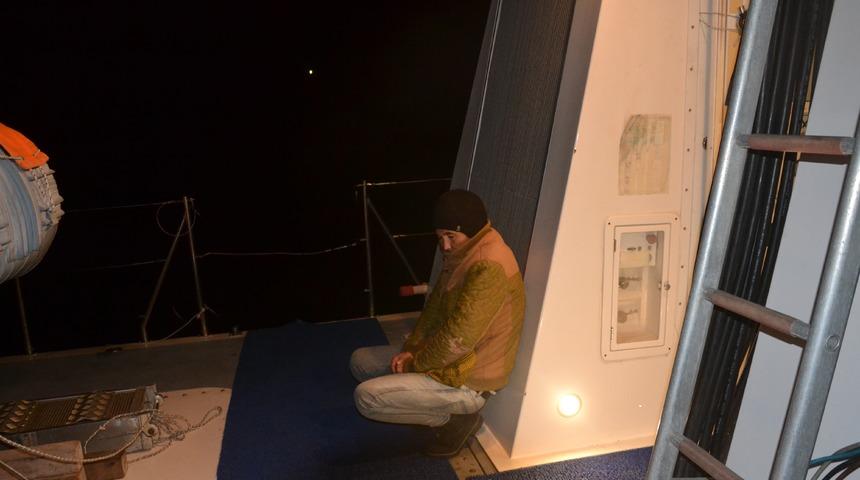 Lastik botla kaçarken yakalandı!