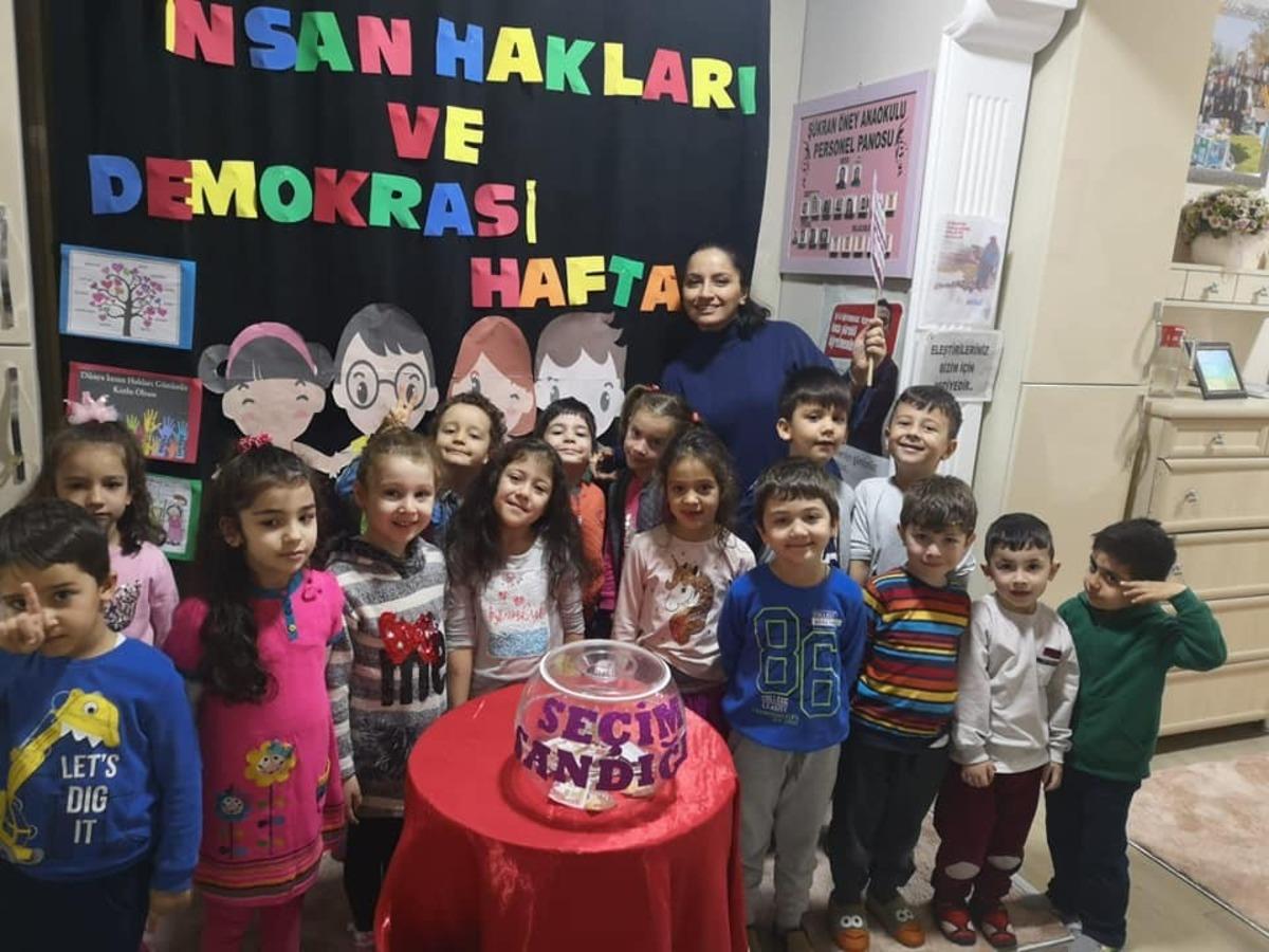 Anaokulu &ouml;ğrencileri sandığa gitti