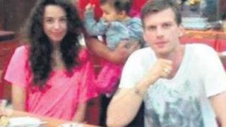 Hasretine dayanamadı