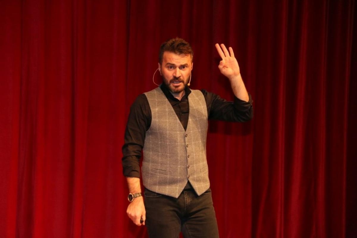 Gazeteci Yazar Abdurrahman Uzun, NEV&Uuml; &ouml;ğrencileriyle buluştu