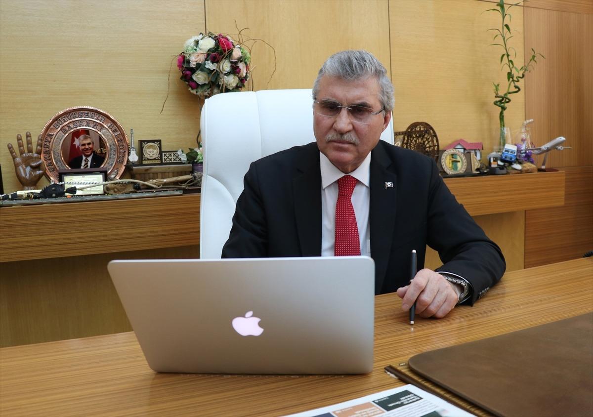 Sakarya B&uuml;y&uuml;kşehir Belediye Başkanı Y&uuml;ce, AA'nın "Yılın Fotoğrafları" oylamasına katıldı