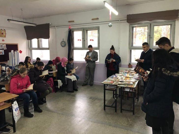 Köy okuluna kitap bağışı G4