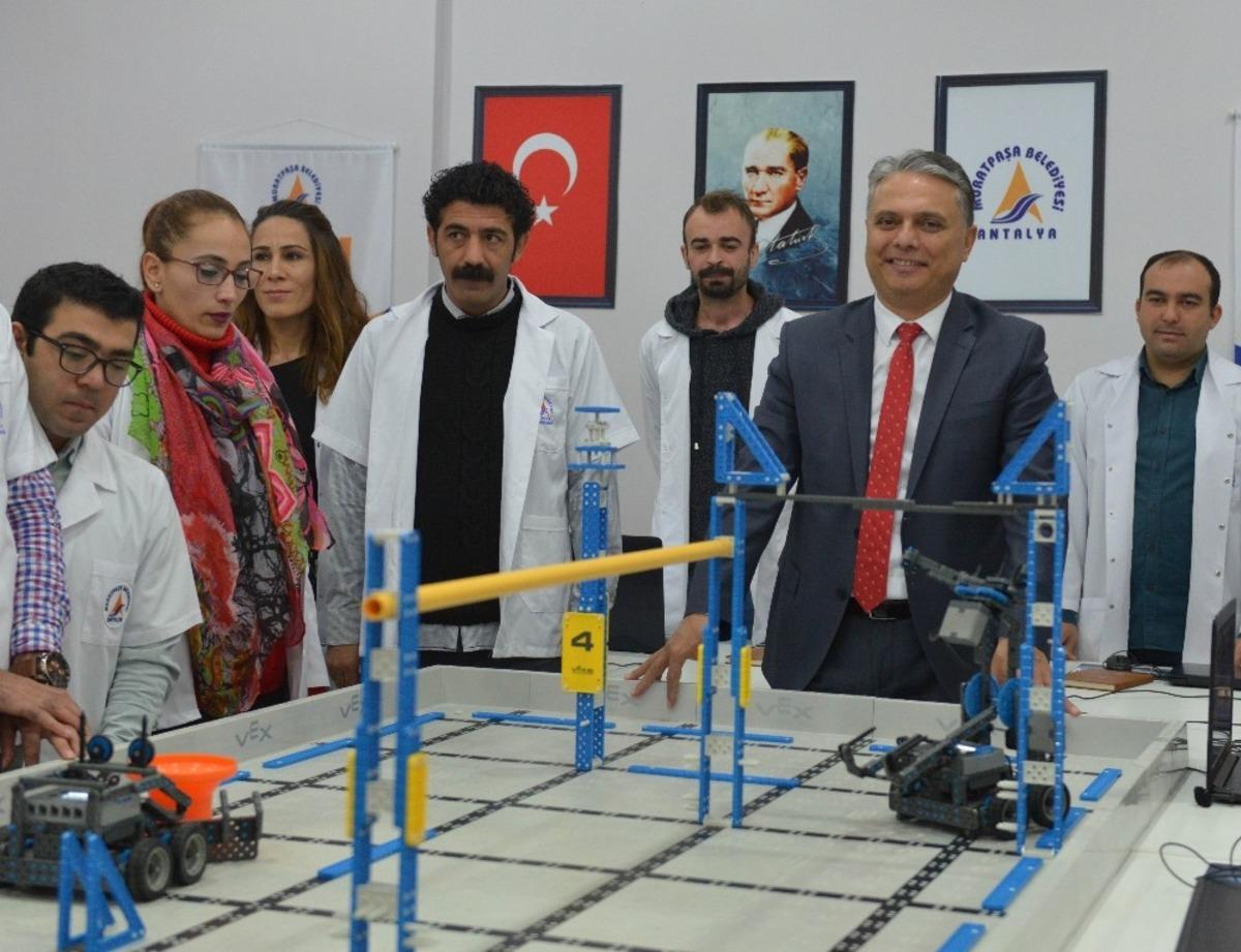 Başkan Uysal: &ldquo;Teknoloji eğitimi alanındaki atılımlarımız devam edecek&rdquo;