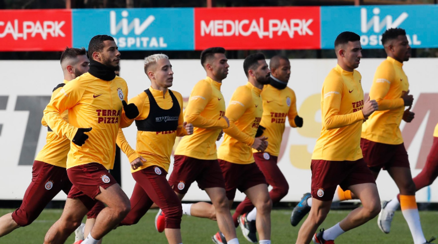 Galatasaray'ın PSG maçı kadrosunda Andone, Feghouli, Adem, Babel ve Yunus Akgün yok