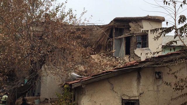 Konya'da 2 katlı kerpiç ev çöktü: Babaanne ve 2 torunu öldü (3)- Yeniden
