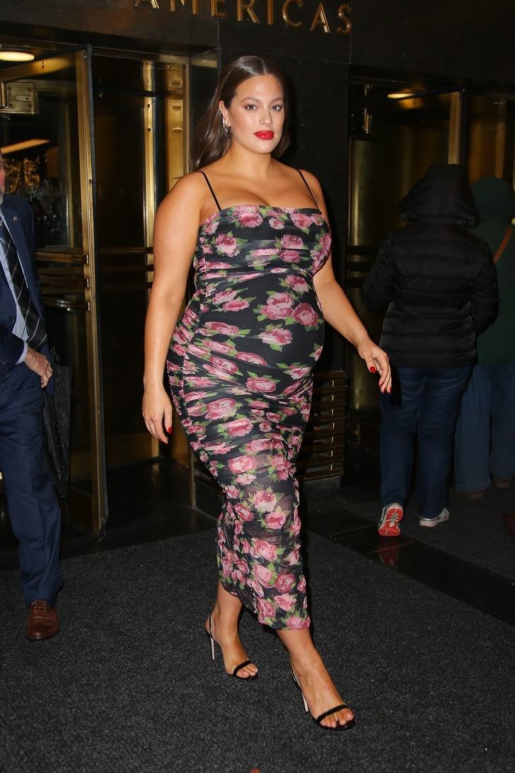 Ashley Graham'a şemsiyeli koruma G5